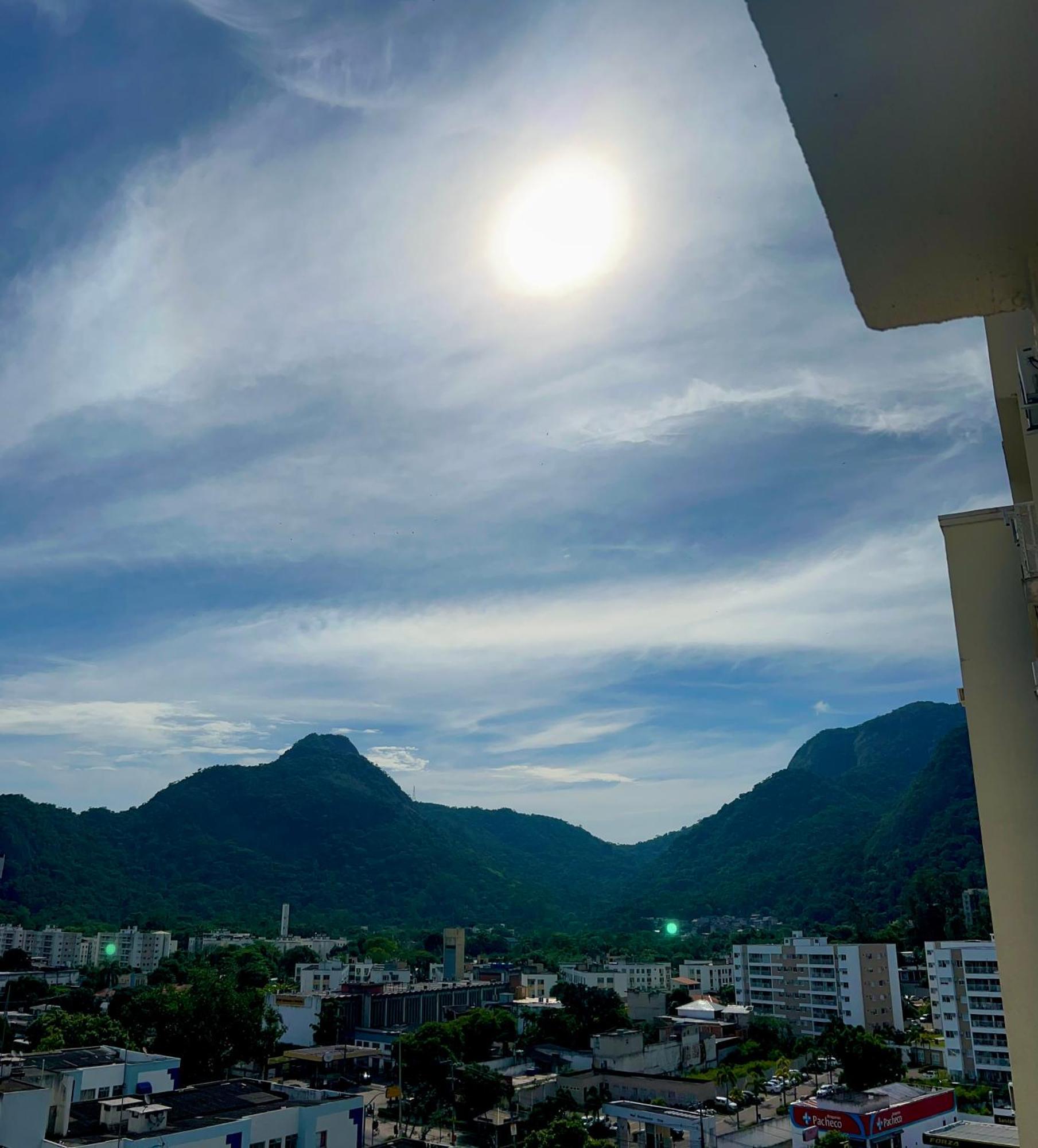 Apartamento 2 Quartos - Tranquilo E Completo - Proximo Ao Rio Centro *